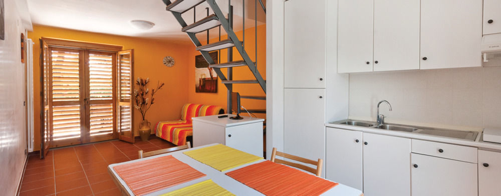 Raggio Di Sole Aparthotel Алберобело Екстериор снимка